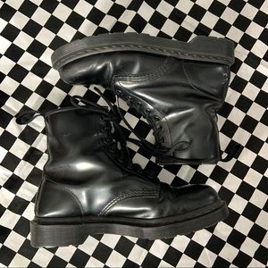 Mono smooth leather lace up boots